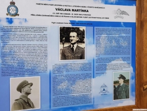 Pamětní tabule u Prostředního litvínovického rybníka - detail