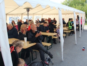 Posezení pod party stanem