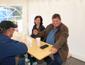 Posezení pod party stanem