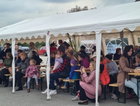 Posezení pod party stanem