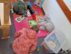 Hrací koutek ve Společenském centru Domanín