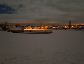 Pohled na Domanín z kopce sportovního areálu