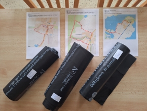 Naplánované trasy, připravené pytle na odpad