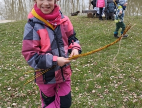 Pletení velikonočních pomlázek