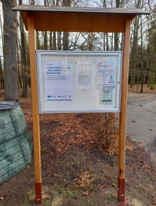 Foto vyvěšeného plakátu u hřbitova sv. Jiljí
